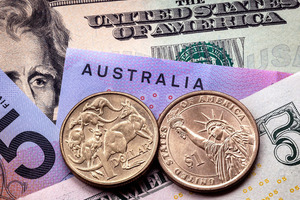 호주 달러는 미국 달러 약세 속에 상승하며 미국 PMI 데이터를 기다리고 있습니다.